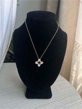 Gold pavé flower Pendant Necklace with center floral cut out